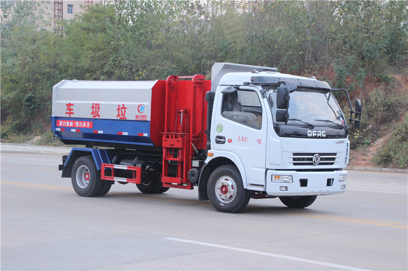 東風(fēng)大多利卡 7方掛桶垃圾車